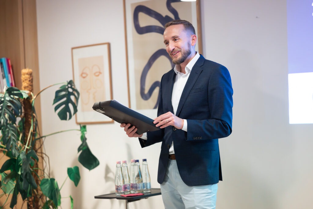 OANDER Ocskay László